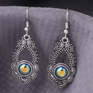 NWT Antiqued Silver Earrings with Shimmering Iridescent Cabochon!